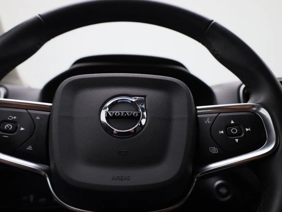 1.5 T4 Plug-in hybrid Plus Dark | LEER | HARMAN KARDON | CAMERA | COMFORTSTOELEN | STOELVERWARMING | NAVIGATIE |