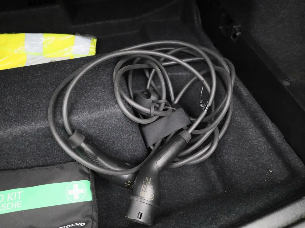 1.5 T4 Plug-in hybrid Plus Dark | LEER | HARMAN KARDON | CAMERA | COMFORTSTOELEN | STOELVERWARMING | NAVIGATIE |