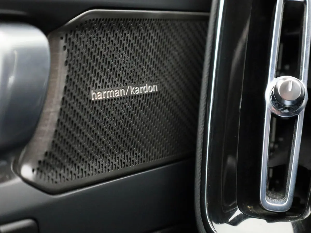 1.5 T4 Plug-in hybrid Plus Dark | LEER | HARMAN KARDON | CAMERA | COMFORTSTOELEN | STOELVERWARMING | NAVIGATIE |