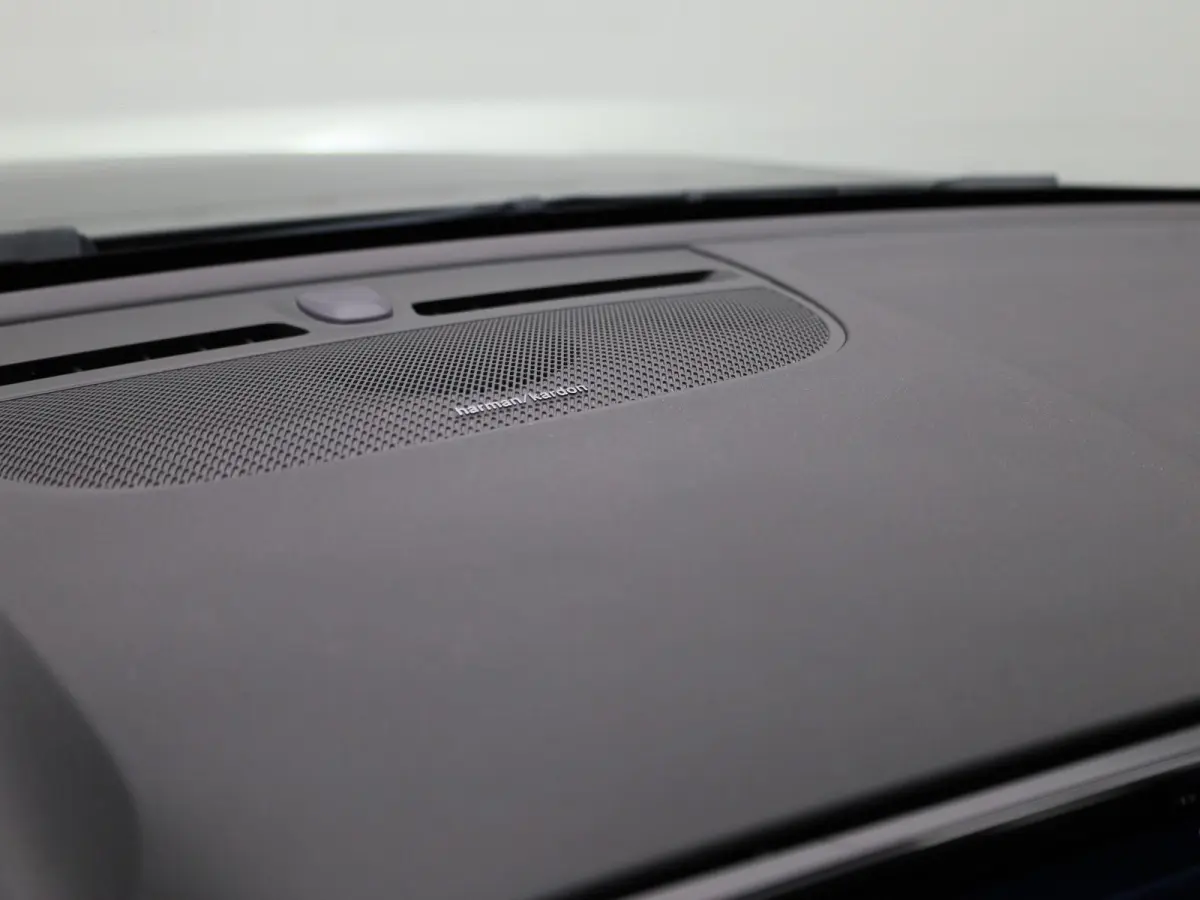 1.5 T4 Plug-in hybrid Plus Dark | LEER | HARMAN KARDON | CAMERA | COMFORTSTOELEN | STOELVERWARMING | NAVIGATIE |