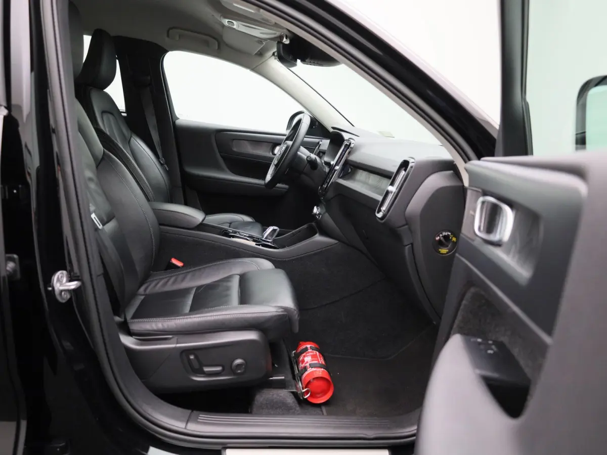 1.5 T4 Plug-in hybrid Plus Dark | LEER | HARMAN KARDON | CAMERA | COMFORTSTOELEN | STOELVERWARMING | NAVIGATIE |