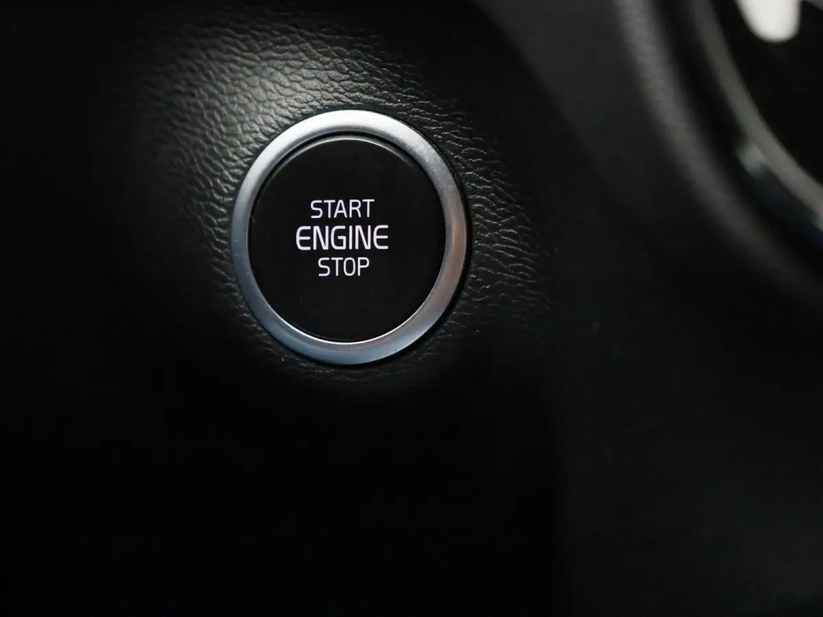 1.5 T4 Plug-in hybrid Plus Dark | LEER | HARMAN KARDON | CAMERA | COMFORTSTOELEN | STOELVERWARMING | NAVIGATIE |