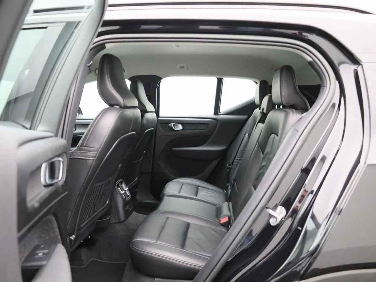 1.5 T4 Plug-in hybrid Plus Dark | LEER | HARMAN KARDON | CAMERA | COMFORTSTOELEN | STOELVERWARMING | NAVIGATIE |