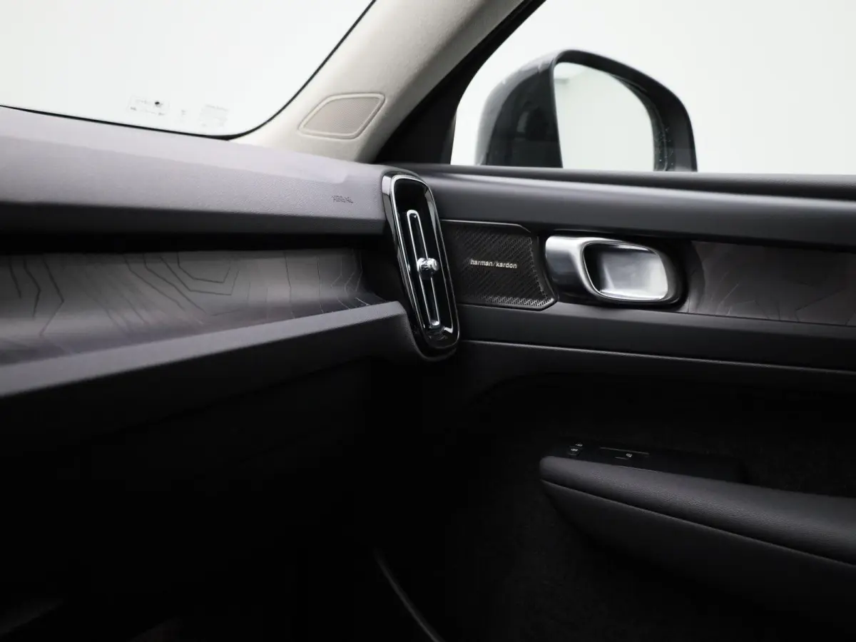 1.5 T4 Plug-in hybrid Plus Dark | LEER | HARMAN KARDON | CAMERA | COMFORTSTOELEN | STOELVERWARMING | NAVIGATIE |