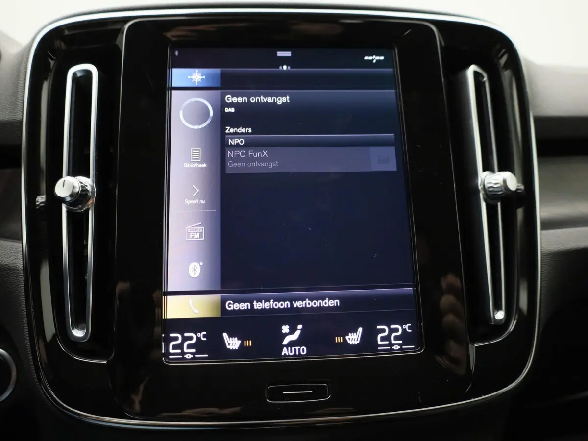 1.5 T4 Plug-in hybrid Plus Dark | LEER | HARMAN KARDON | CAMERA | COMFORTSTOELEN | STOELVERWARMING | NAVIGATIE |