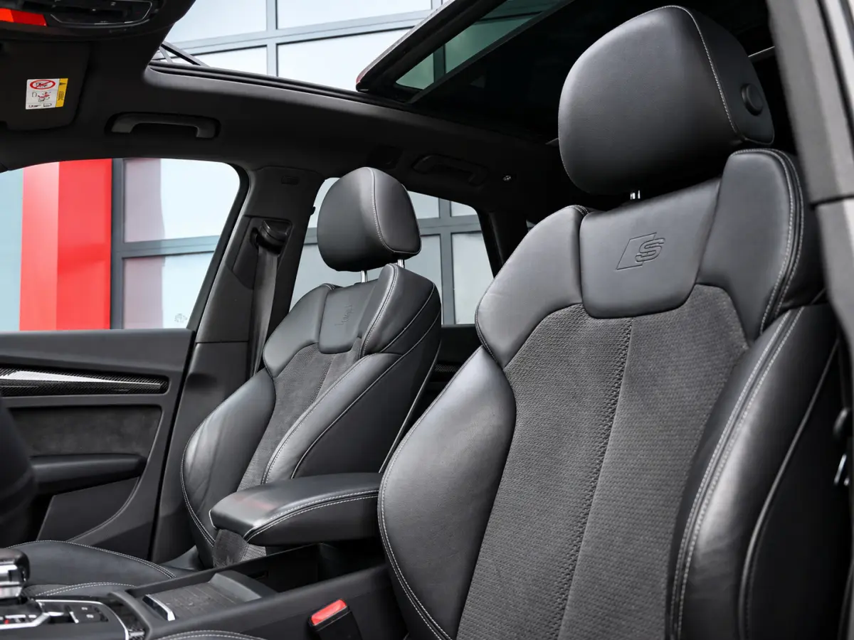 55 TFSI e Quattro Competition | Luchtvering | Pano | 360 | B&O | Ambient+ | Carplay | Digital Dash | Keyless | Matrix Led | Adaptive | Alcantara Leder | Memory | Stoelverwarming | Afgevlakt 