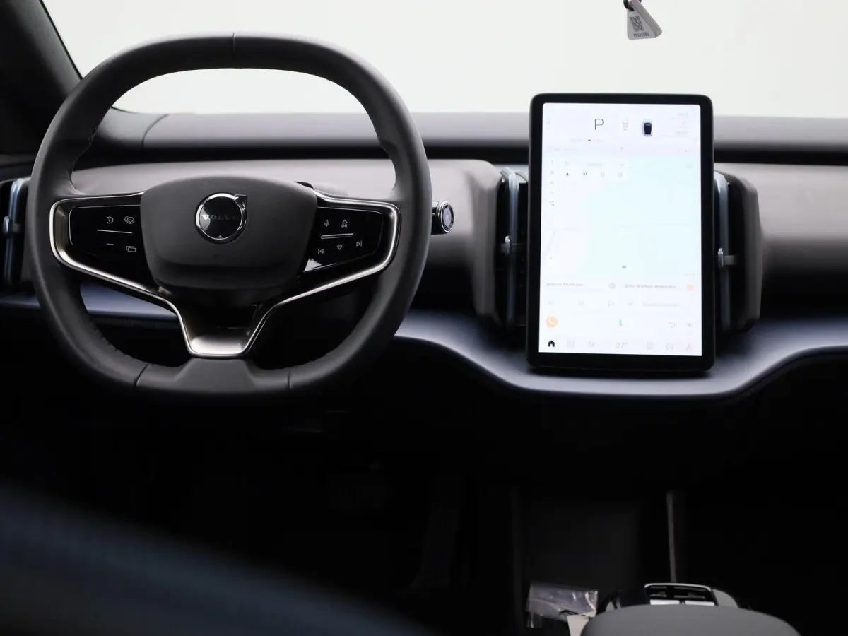 P5 Long Range Core | Apple Carplay / Android Auto | Climate Control | Achteruitrijcamera | Parkeersensoren | Lederen Bekleding |