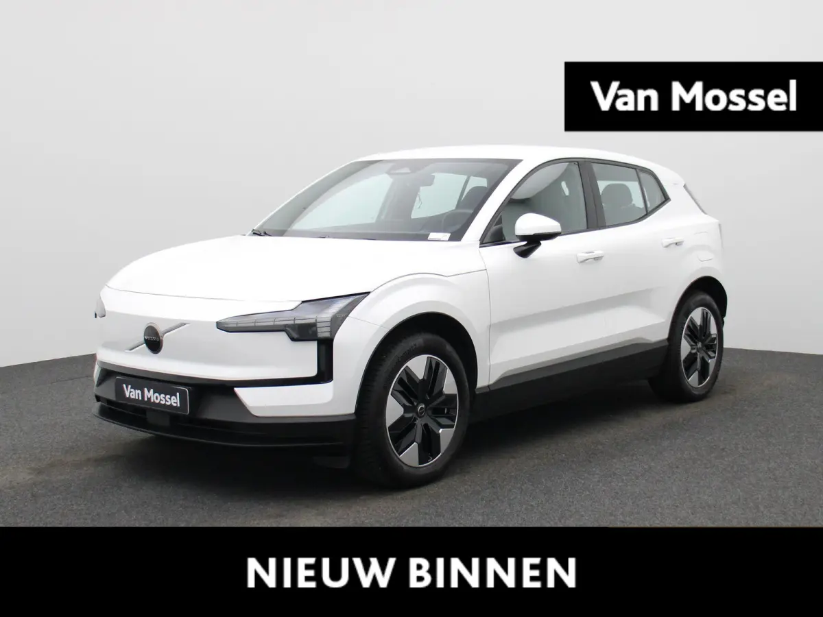 P5 Long Range Core | Apple Carplay / Android Auto | Climate Control | Achteruitrijcamera | Parkeersensoren | Lederen Bekleding |