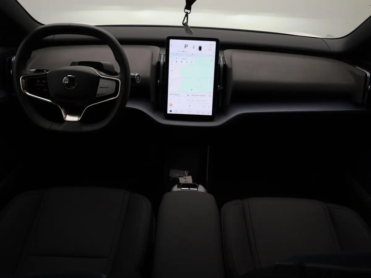 P5 Long Range Core | Apple Carplay / Android Auto | Climate Control | Achteruitrijcamera | Parkeersensoren | Lederen Bekleding |