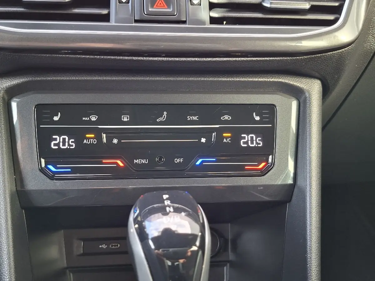 1.4 TSI e-Hybrid PHEV Xperience Business Intense * Trekhaak * Navigatiesysteem * Parkeercamera *