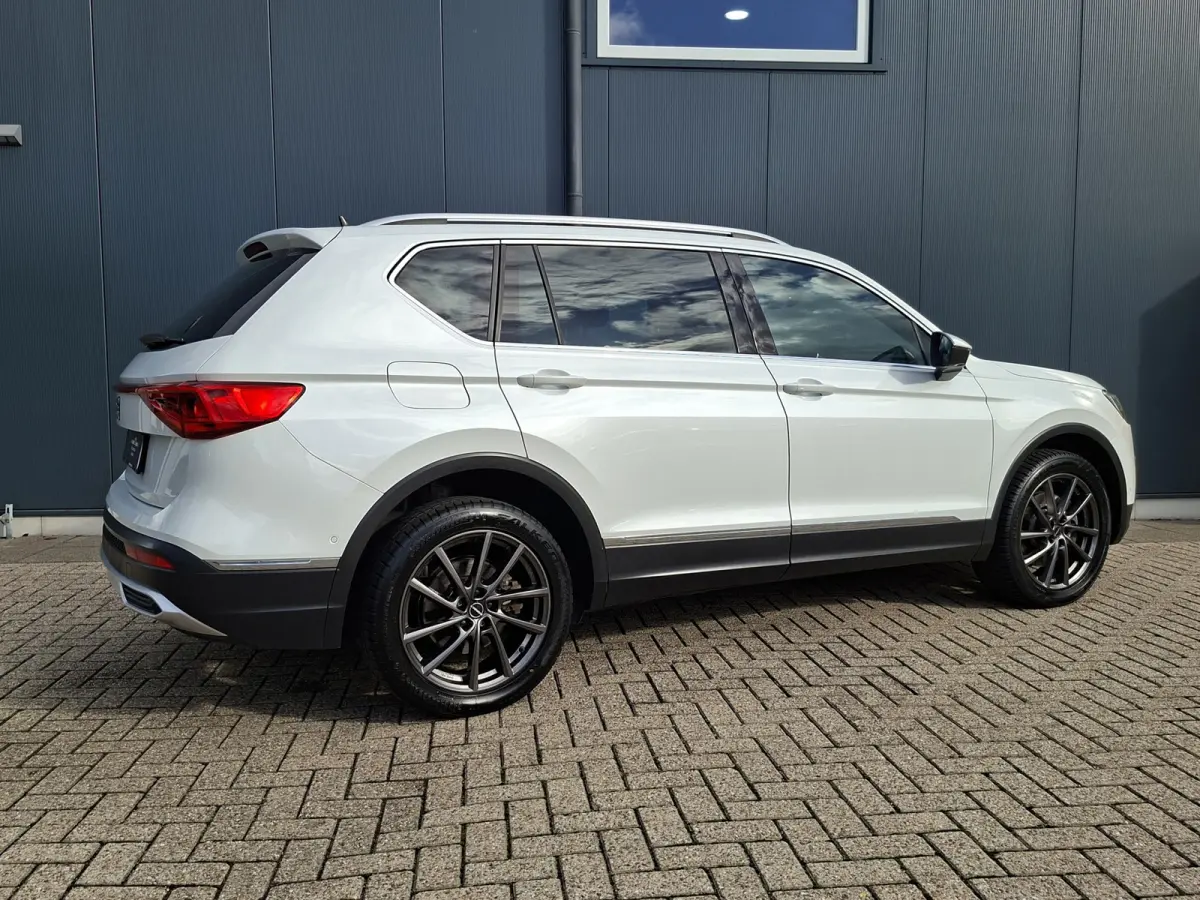 1.4 TSI e-Hybrid PHEV Xperience Business Intense * Trekhaak * Navigatiesysteem * Parkeercamera *