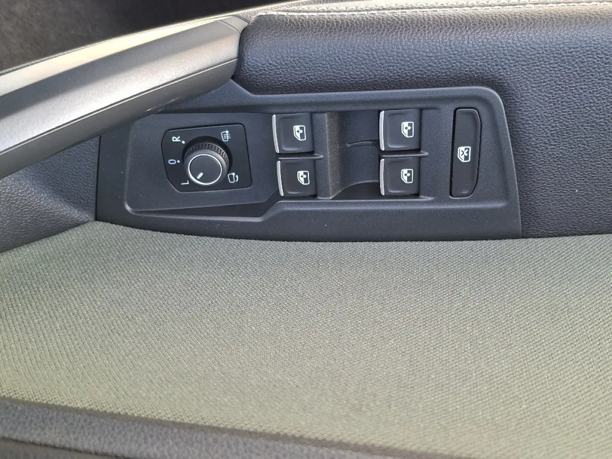 1.4 TSI e-Hybrid PHEV Xperience Business Intense * Trekhaak * Navigatiesysteem * Parkeercamera *