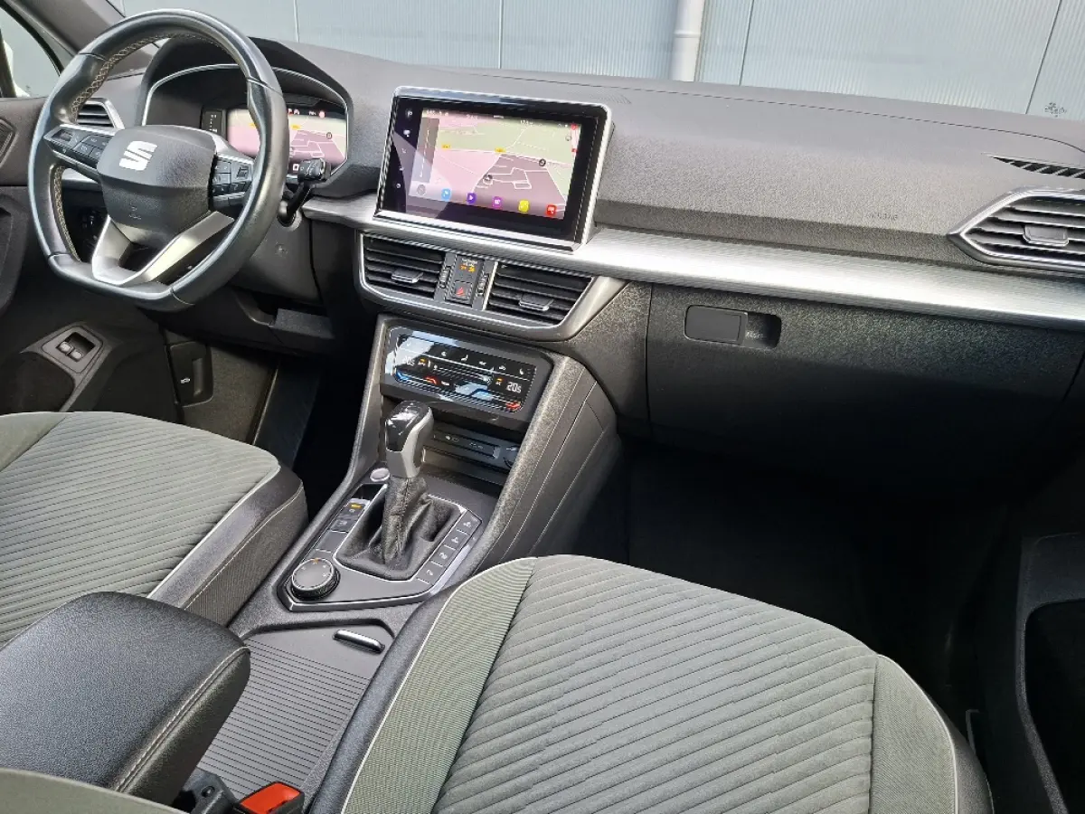 1.4 TSI e-Hybrid PHEV Xperience Business Intense * Trekhaak * Navigatiesysteem * Parkeercamera *