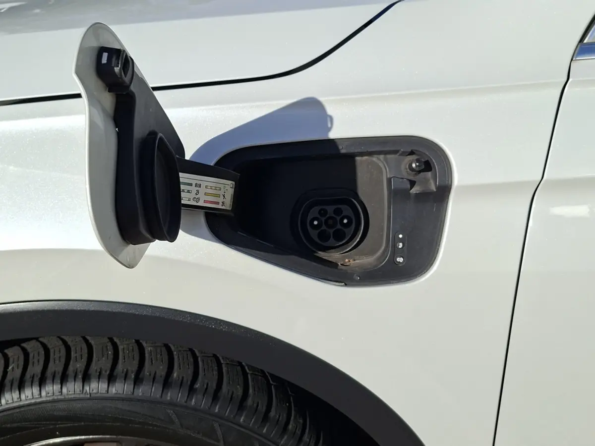 1.4 TSI e-Hybrid PHEV Xperience Business Intense * Trekhaak * Navigatiesysteem * Parkeercamera *