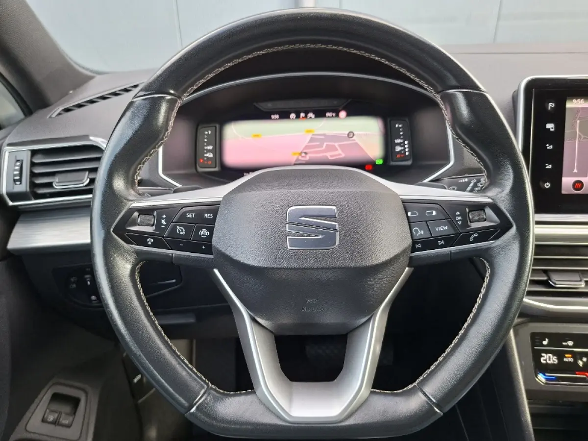1.4 TSI e-Hybrid PHEV Xperience Business Intense * Trekhaak * Navigatiesysteem * Parkeercamera *