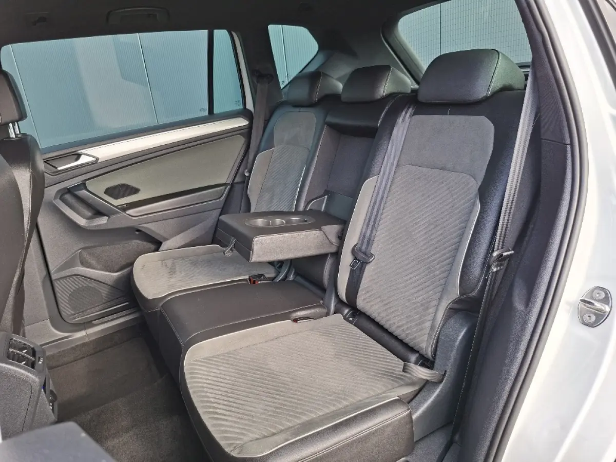 1.4 TSI e-Hybrid PHEV Xperience Business Intense * Trekhaak * Navigatiesysteem * Parkeercamera *