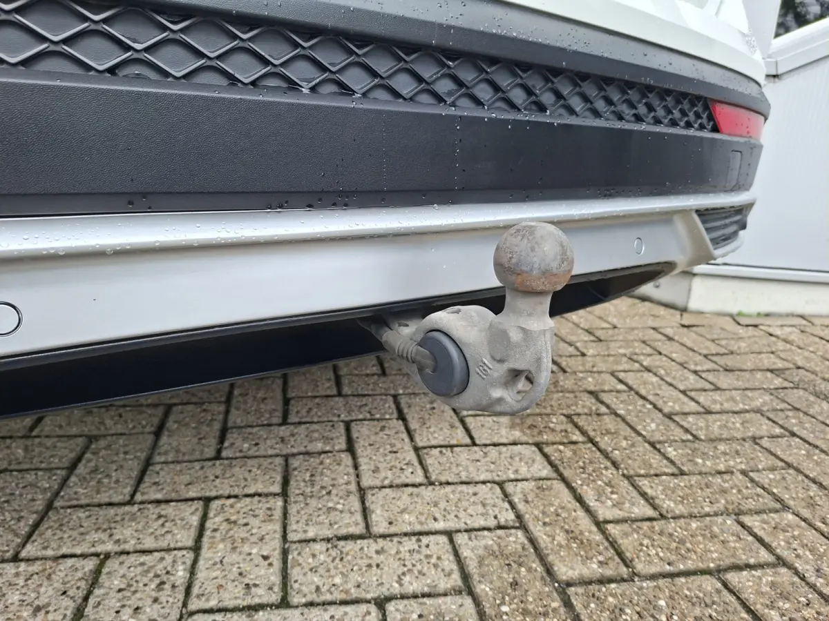 1.4 TSI e-Hybrid PHEV Xperience Business Intense * Trekhaak * Navigatiesysteem * Parkeercamera *