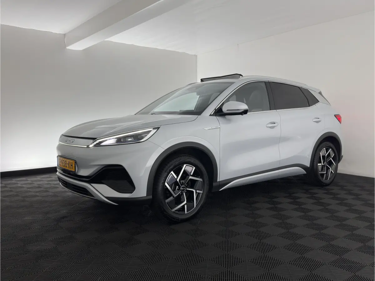 Comfort 60 kWh [3-Fase-11kW] {SoH-94%} (INCL-BTW) *HEATPUMP | PANO | LEATHER | FULL-LED | TOPVIEW | BLINDSPOT | HEATED-COMFORTSEATS | DIGI-COCKPIT | CARPLAY | DAB | NAVI-FULLMAP | ECC | ADAP