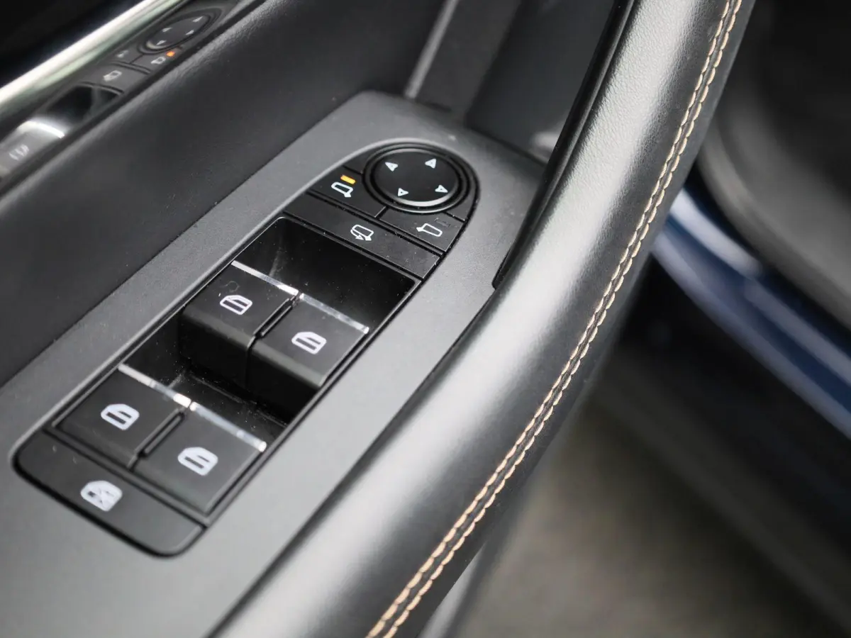 2.5 e-SkyActiv PHEV Exclusive-Line | PANORAMADAK | STOEL-STUURWIELVERWARMING | CAMERA | NAVIGATIE
