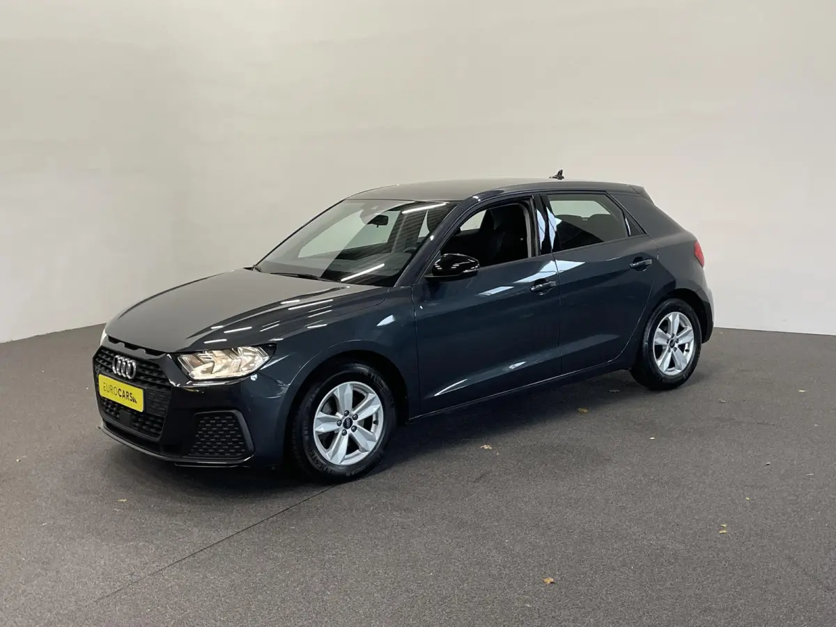 1.0 TFSI Sportback Automaat Navigatie Apple Carplay/Android Auto Parkeersensoren Cruise Control Climate Control Lichtmetalen velgen