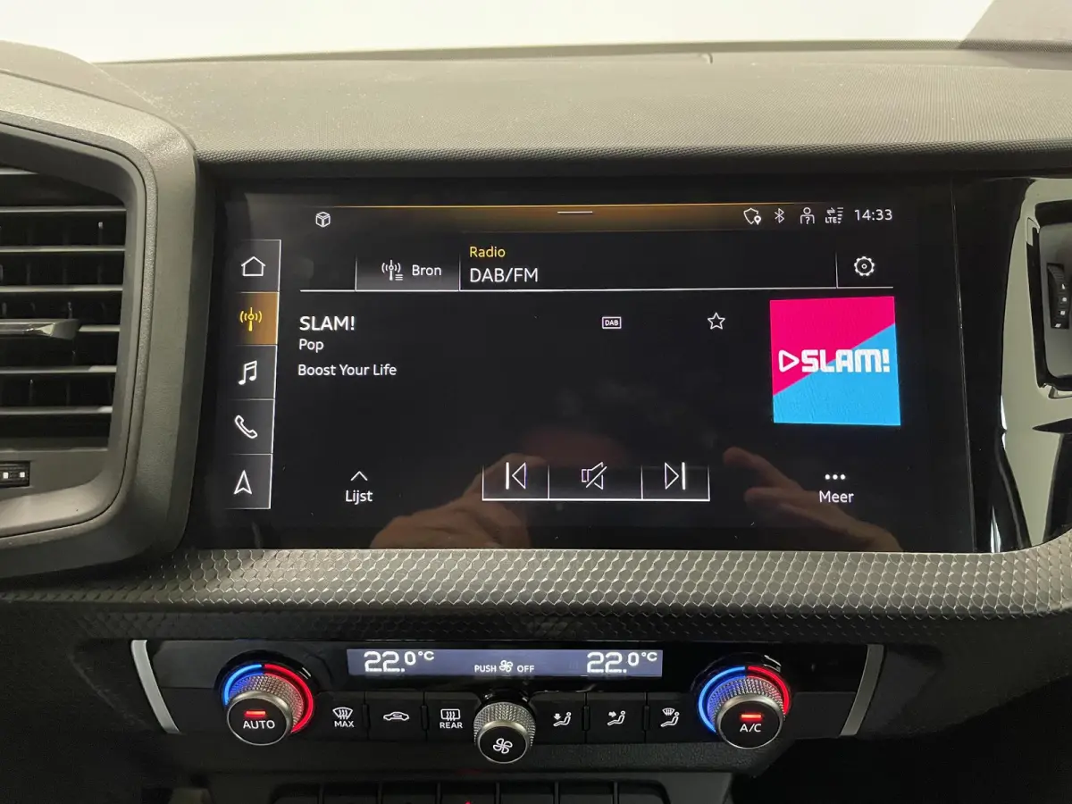 1.0 TFSI Sportback Automaat Navigatie Apple Carplay/Android Auto Parkeersensoren Cruise Control Climate Control Lichtmetalen velgen