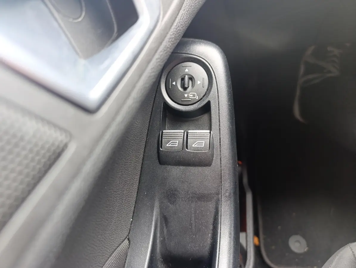 1.0 Style Ultimate | Navigatie | PDC | Airco | LMV