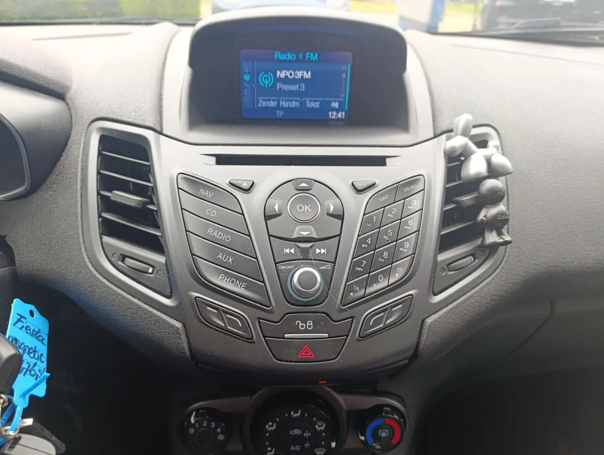 1.0 Style Ultimate | Navigatie | PDC | Airco | LMV