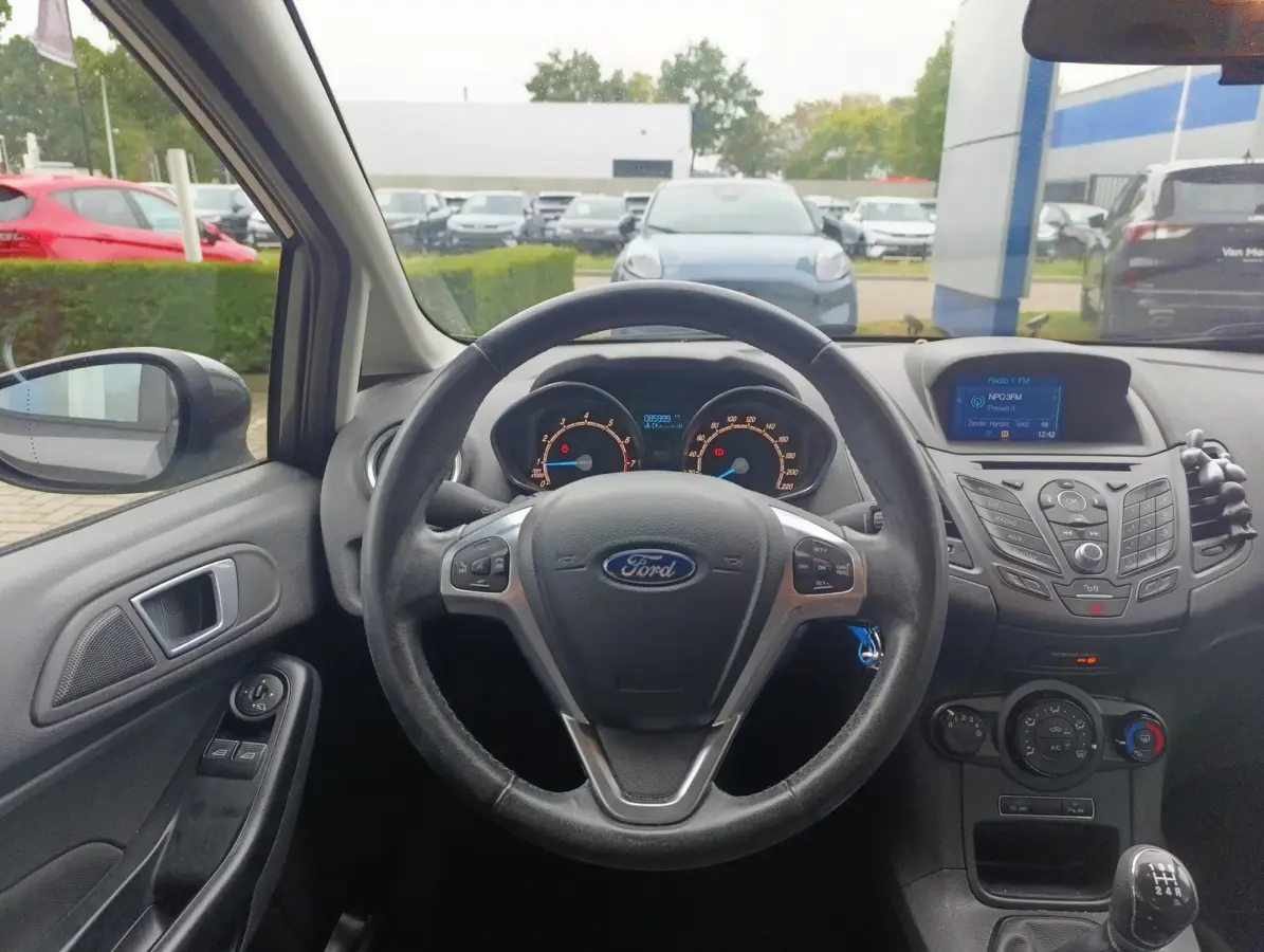 1.0 Style Ultimate | Navigatie | PDC | Airco | LMV