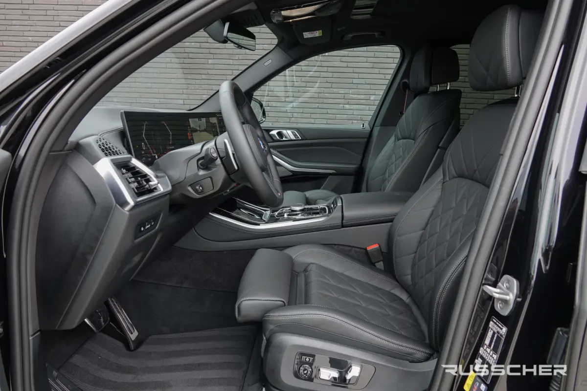 xDrive50e 490Pk X-Drive | M-Sport Pro | Shadowline | Luchtvering | Panoramadak | 360° Camera | Harman-Kardon | Head Up Display | Trekhaak | 22''