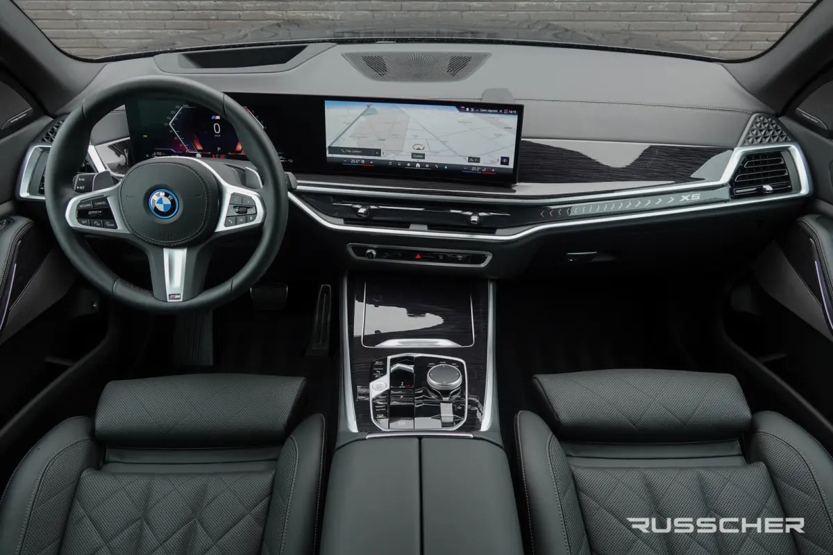 xDrive50e 490Pk X-Drive | M-Sport Pro | Shadowline | Luchtvering | Panoramadak | 360° Camera | Harman-Kardon | Head Up Display | Trekhaak | 22''