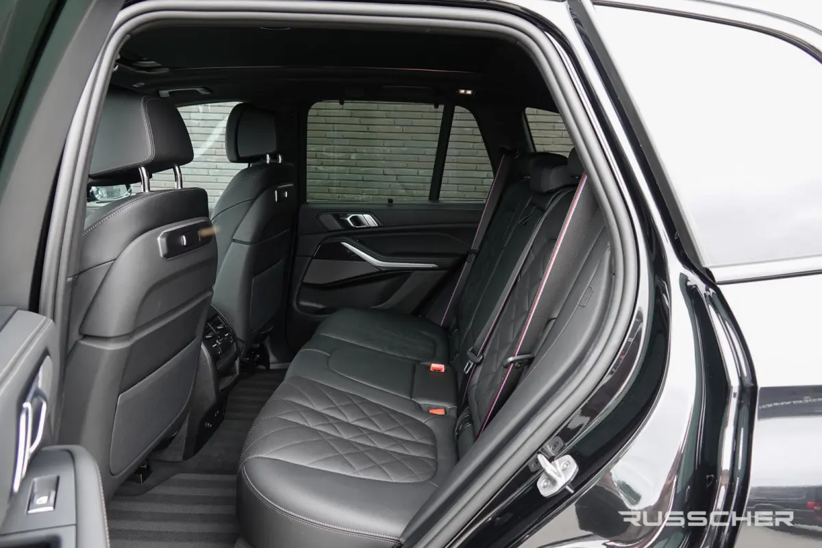 xDrive50e 490Pk X-Drive | M-Sport Pro | Shadowline | Luchtvering | Panoramadak | 360° Camera | Harman-Kardon | Head Up Display | Trekhaak | 22''