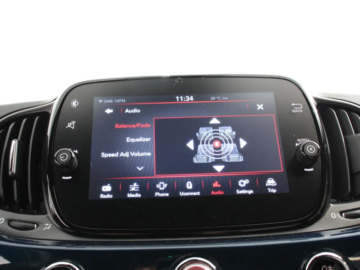 1.0 Hybrid Dolcevita Airco Cruise control Lichtmetalen velgen Apple Carplay/ Android Auto Navigatie Parkeersensor achter