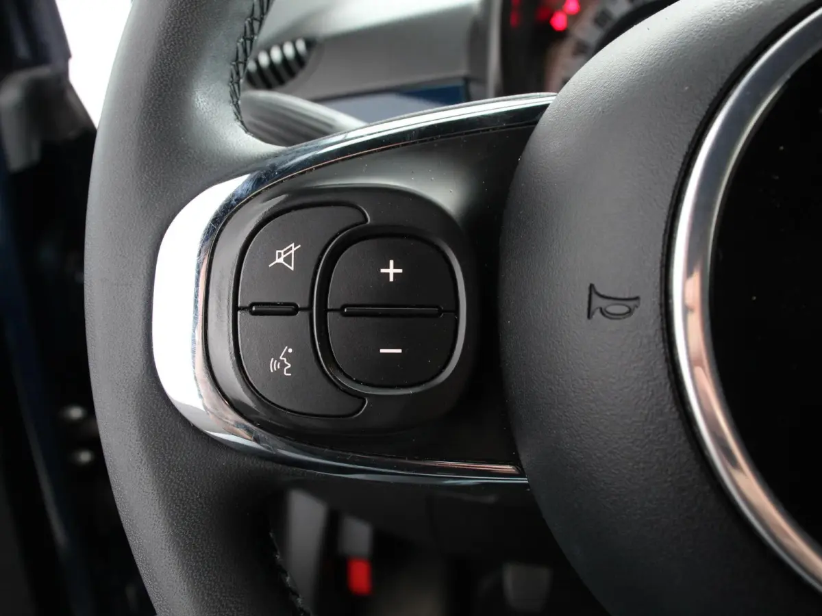 1.0 Hybrid Dolcevita Airco Cruise control Lichtmetalen velgen Apple Carplay/ Android Auto Navigatie Parkeersensor achter