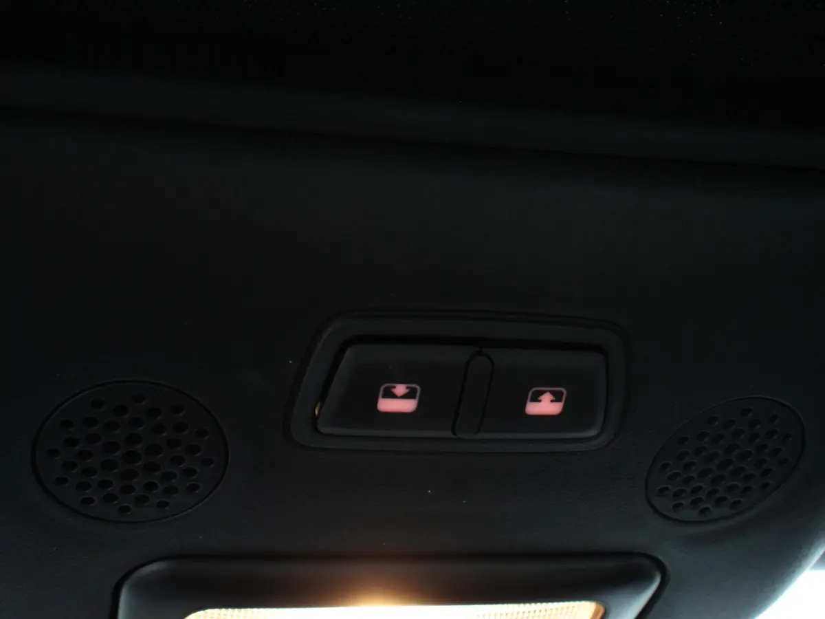 1.0 Hybrid Dolcevita Airco Cruise control Lichtmetalen velgen Apple Carplay/ Android Auto Navigatie Parkeersensor achter