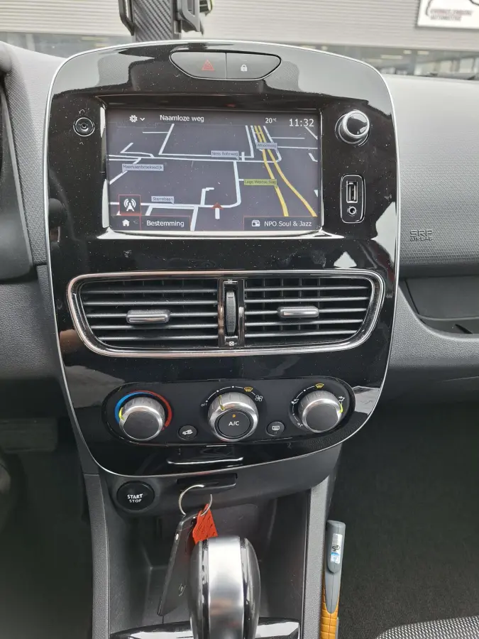 1.2 TCe Zen Automaat CruiseControl Trekhaak Navigatie