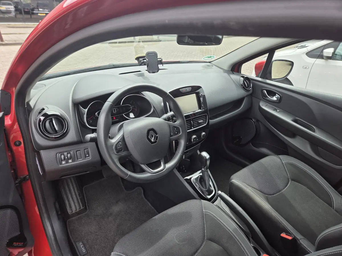 1.2 TCe Zen Automaat CruiseControl Trekhaak Navigatie