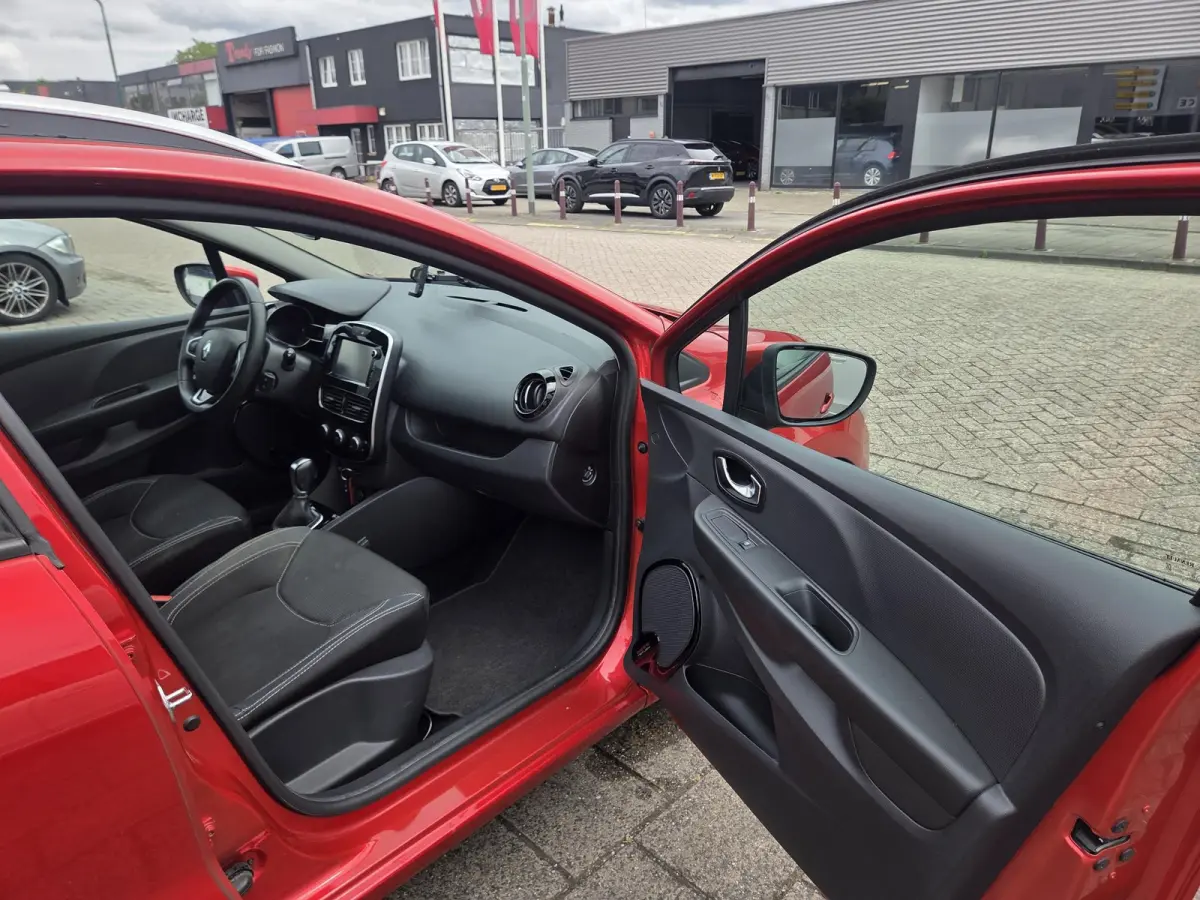 1.2 TCe Zen Automaat CruiseControl Trekhaak Navigatie