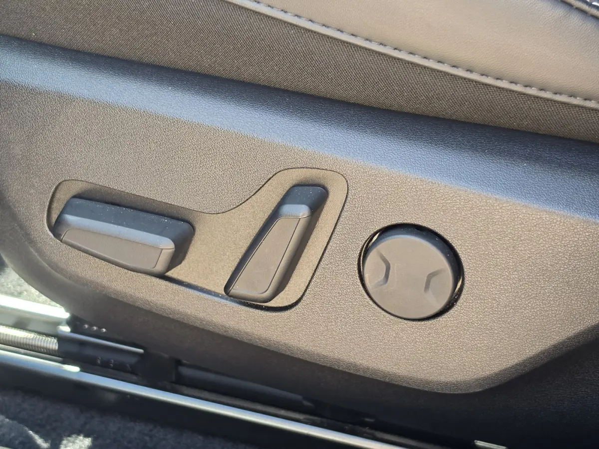 Edition Advanced 77.4 kWh | NL-Auto | SOH 100% | Stuur verwarming | Apple Carplay / Andriod Auto |