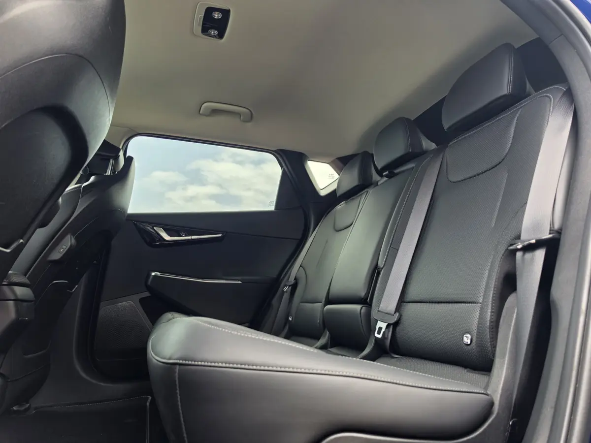 Edition Advanced 77.4 kWh | NL-Auto | SOH 100% | Stuur verwarming | Apple Carplay / Andriod Auto |