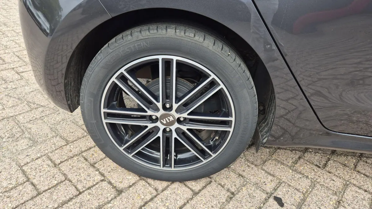1.0 TGDI DynamicPlusLine | Parkeercamera | Navigatie |