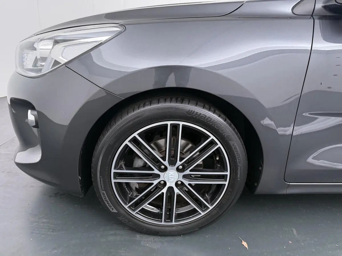 1.0 TGDI DynamicPlusLine | Parkeercamera | Navigatie |