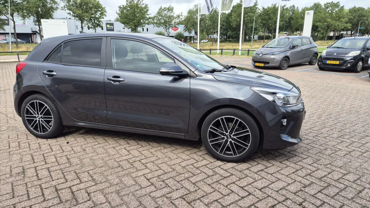 1.0 TGDI DynamicPlusLine | Parkeercamera | Navigatie |