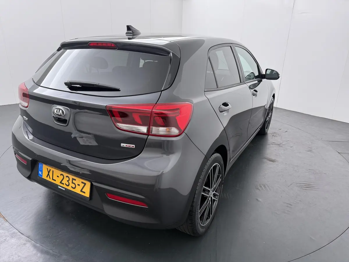 1.0 TGDI DynamicPlusLine | Parkeercamera | Navigatie |