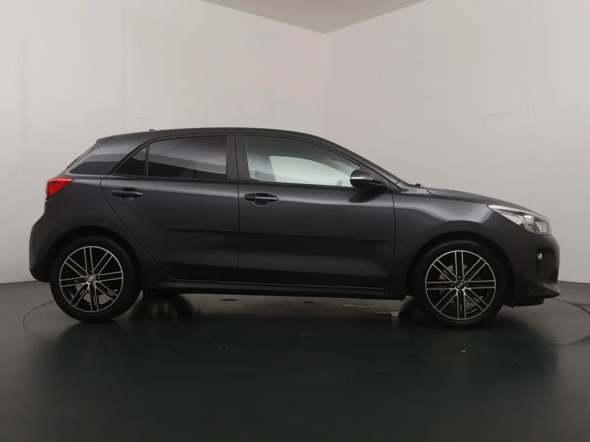 1.0 TGDI DynamicPlusLine | Parkeercamera | Navigatie |