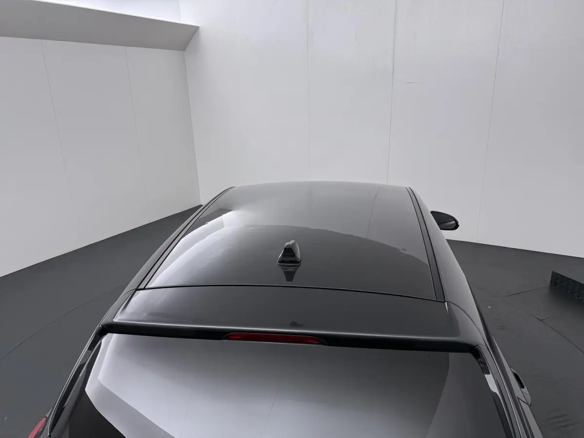 1.0 TGDI DynamicPlusLine | Parkeercamera | Navigatie |
