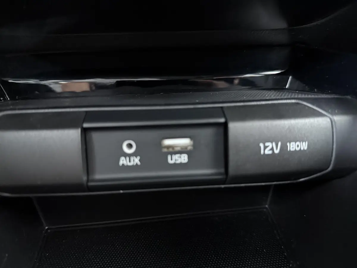 1.0 TGDI DynamicPlusLine | Parkeercamera | Navigatie |