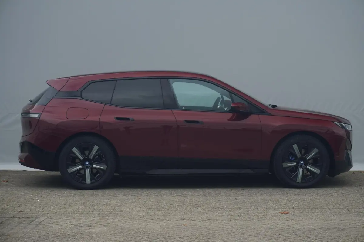 xDrive40 | Sportpakket | Bowers & Wilkins | Panoramadak Sky Lounge | Stoelventilatie | Driving Assistant Professional | Soft-Close