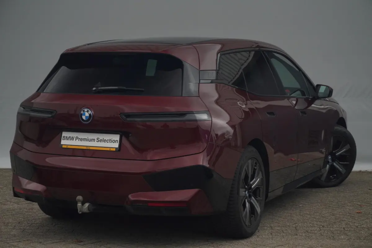 xDrive40 | Sportpakket | Bowers & Wilkins | Panoramadak Sky Lounge | Stoelventilatie | Driving Assistant Professional | Soft-Close