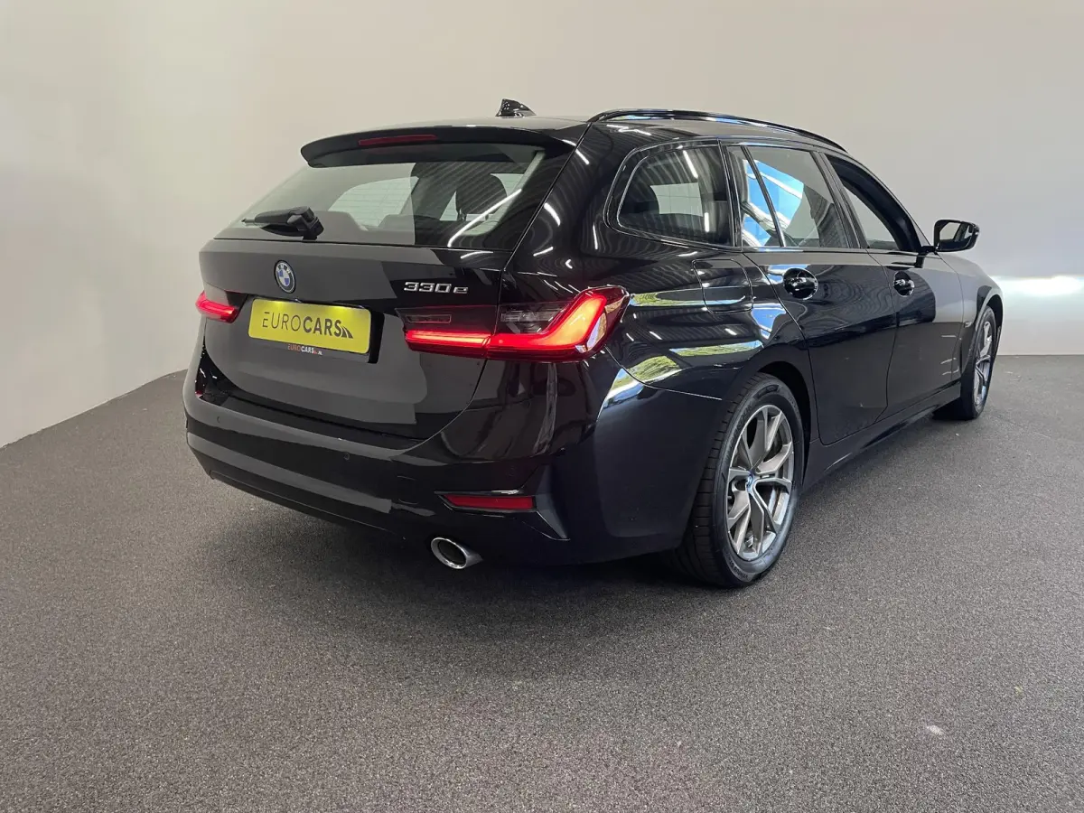 330e Touring SportLine PHEV 292 PK AUT Navi Carplay Camera Achter PDC V+A Winterpack Sport Stoelen Active Protection Ambiance Licht