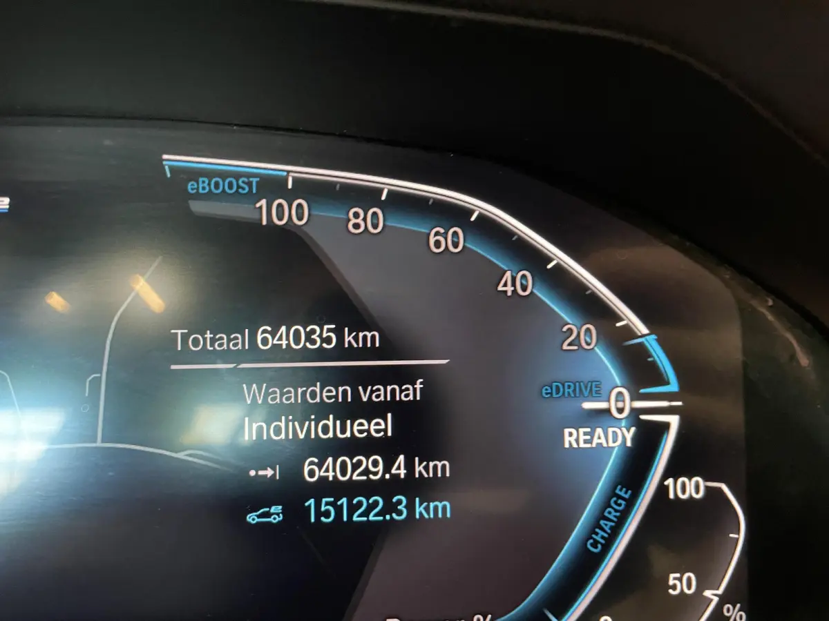 330e Touring SportLine PHEV 292 PK AUT Navi Carplay Camera Achter PDC V+A Winterpack Sport Stoelen Active Protection Ambiance Licht